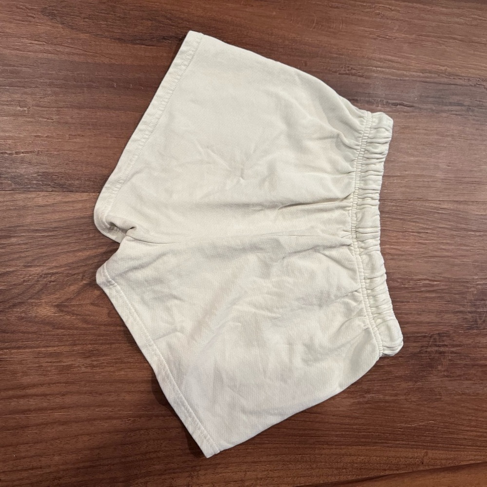 Women's Cream Shorts - Picture 4 of 4